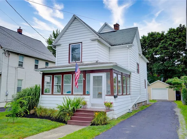 125 W Elm St, East Rochester, NY 14445