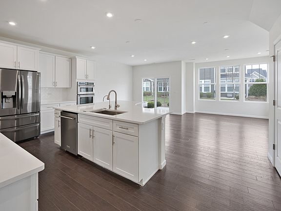 3rd image of 470 Watercress Dr