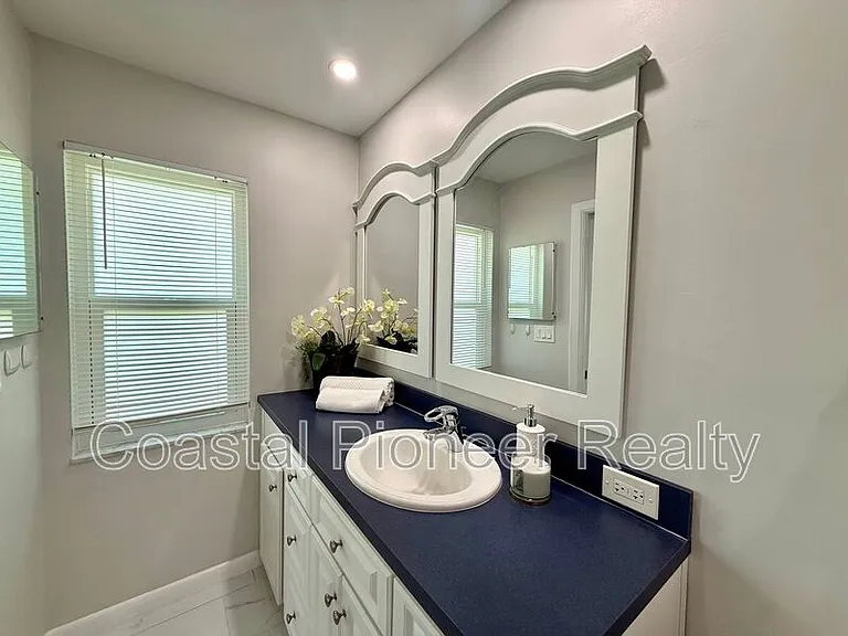 14903 Imperial Point Dr N — Photo 24