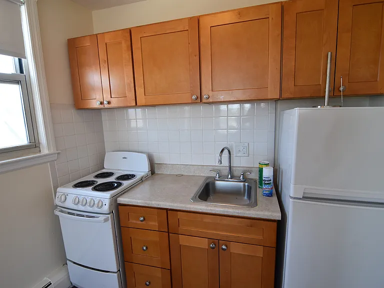 160 N Beacon St #11 — Photo 5