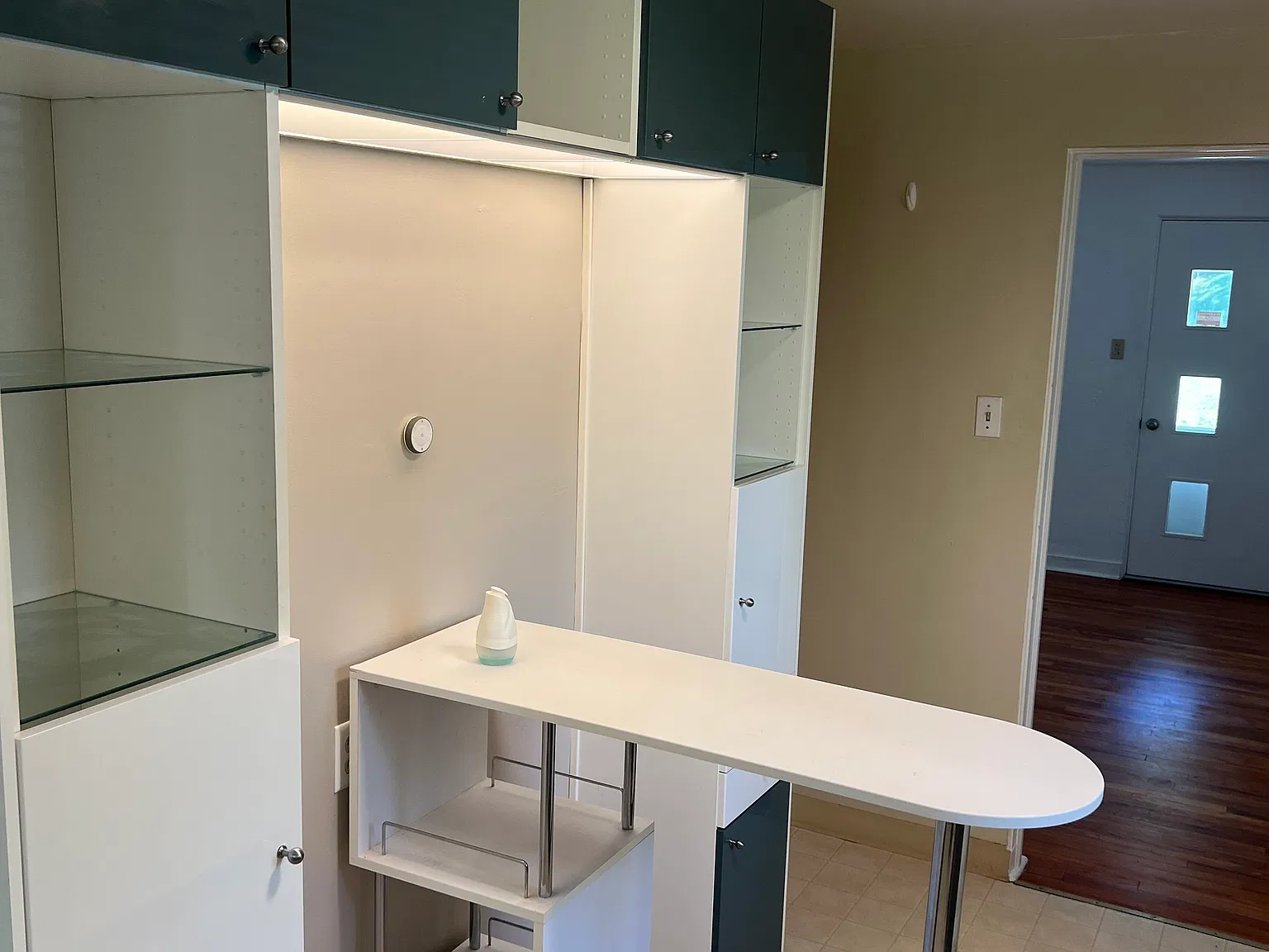 3 bed, 1131 sqft, $2,000 — Photo 3