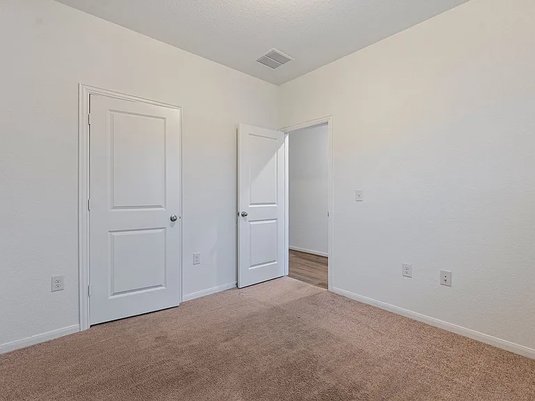 149 Biscayne Dr — Photo 18