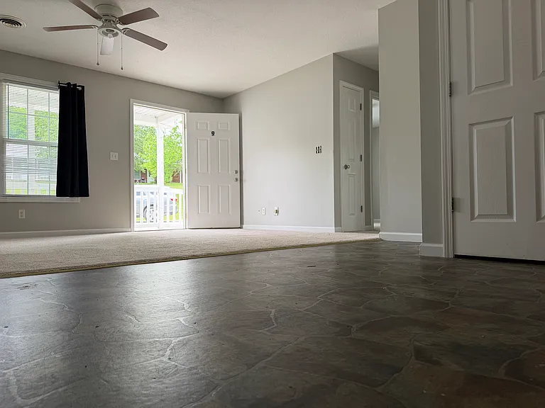 283 Veterans Memorial Hwy #9 — Photo 2