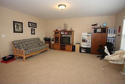 4th image of 1155 Valley St