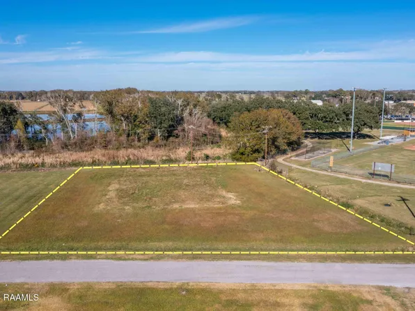 Parkway Dr, Kaplan, LA 70548