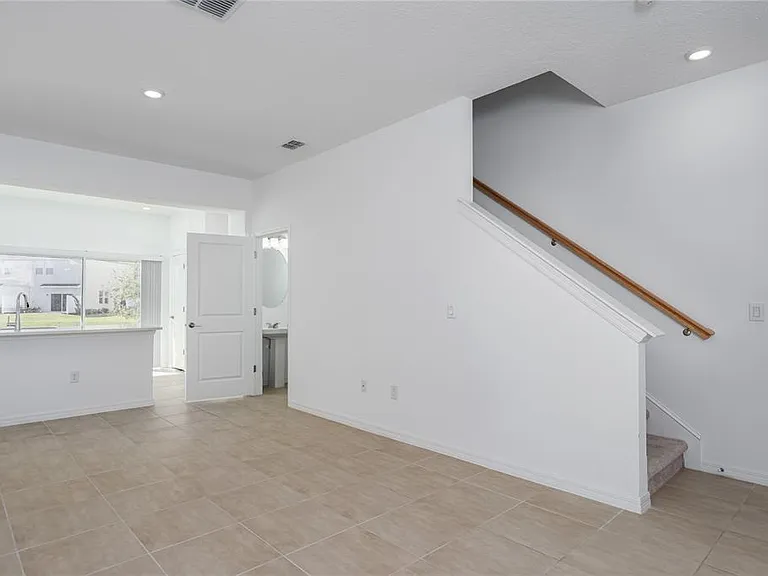6106 Fairmont Ln — Photo 5
