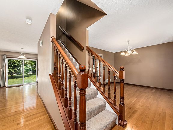 5th image of 7235 Laver Ln