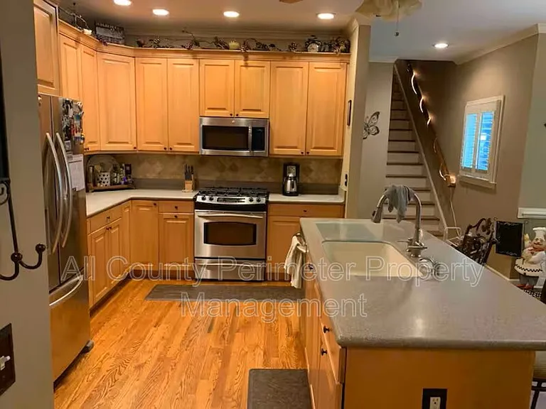 2345 Bray Ct NE — Photo 3
