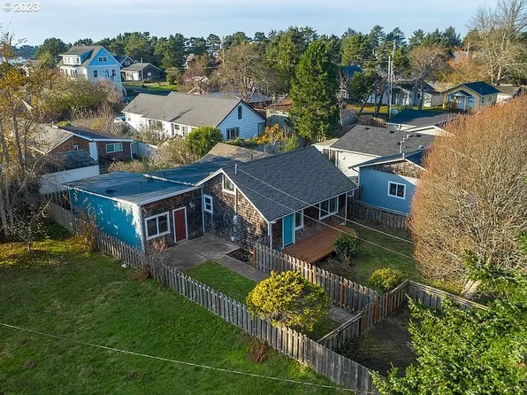 6821 SW Galley Ave, Lincoln City, OR 97367