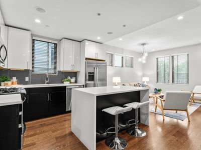 34 Chestnut Ave #101, Boston, MA, 02130