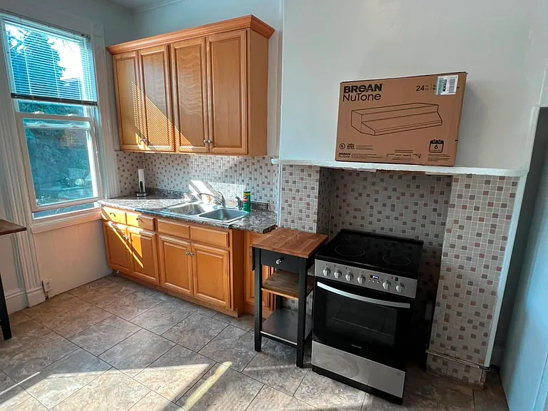 992 Hart St #2 — Photo 7