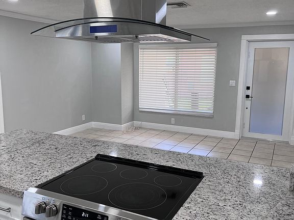 5th image of 4711 SW 43rd Ave