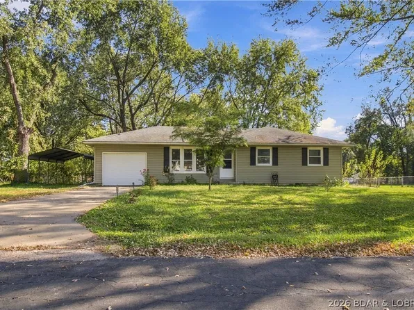 2809 Meadow Wood Dr, Sedalia, MO 65301