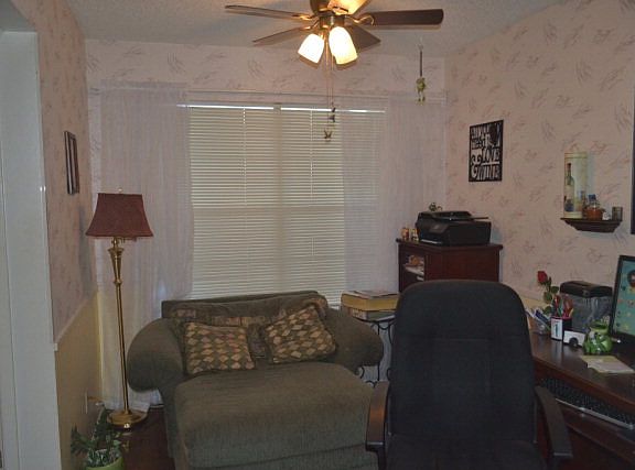 5th image of 1104 E 52nd St