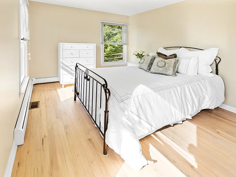 20 Underhill Dr — Photo 18