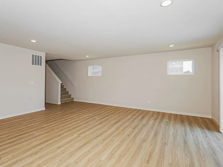 8191 Crestbrook Ct — Photo 3