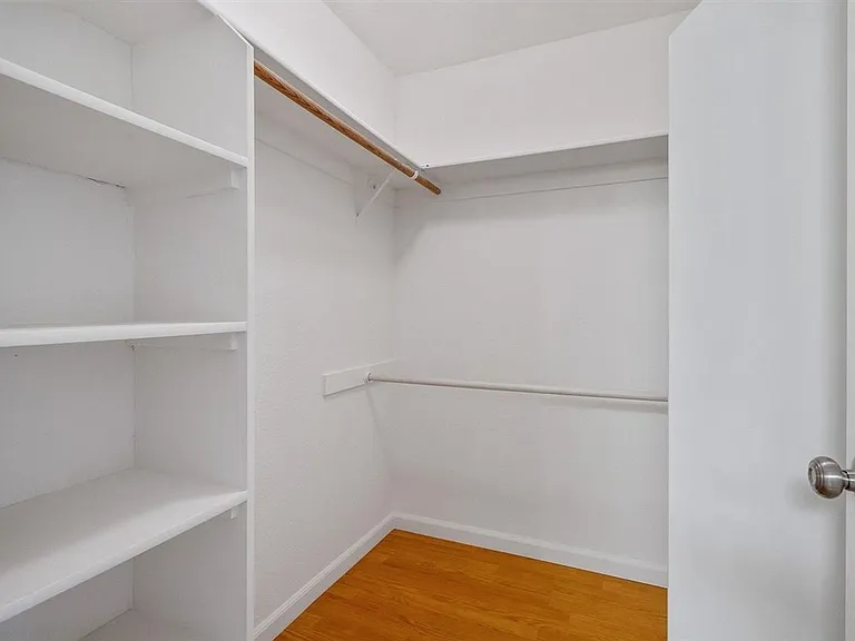 760 Canyon Oaks Dr #D — Photo 16