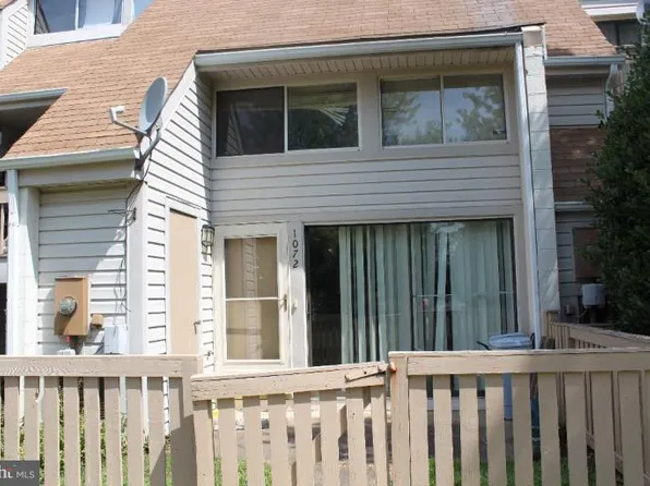 1072 Norwood Ct, Sterling, VA 20164