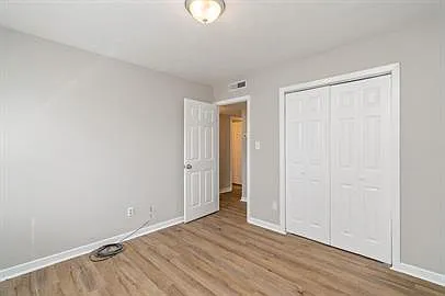 Chestnut Commons — Photo 6