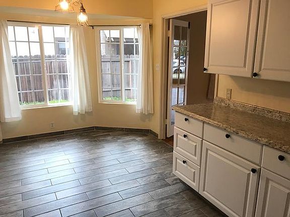 4th image of 2901 E Mariquita St