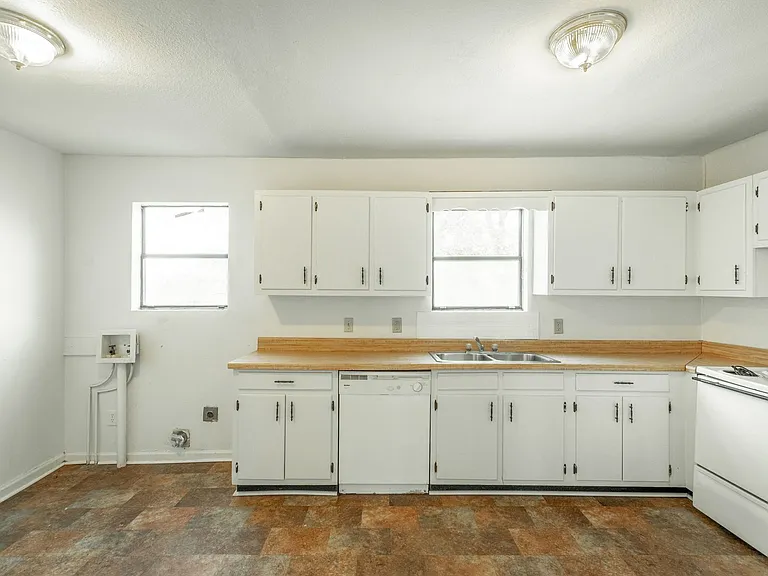 126 Goodson Ave — Photo 13