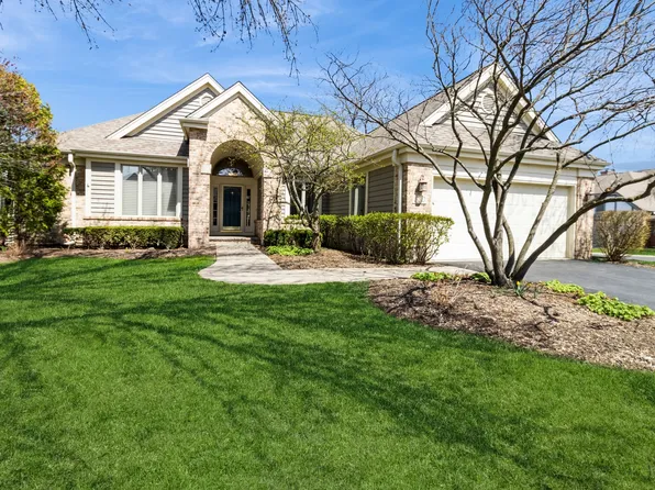 530 Vintage Dr, Lake In The Hills, IL 60156