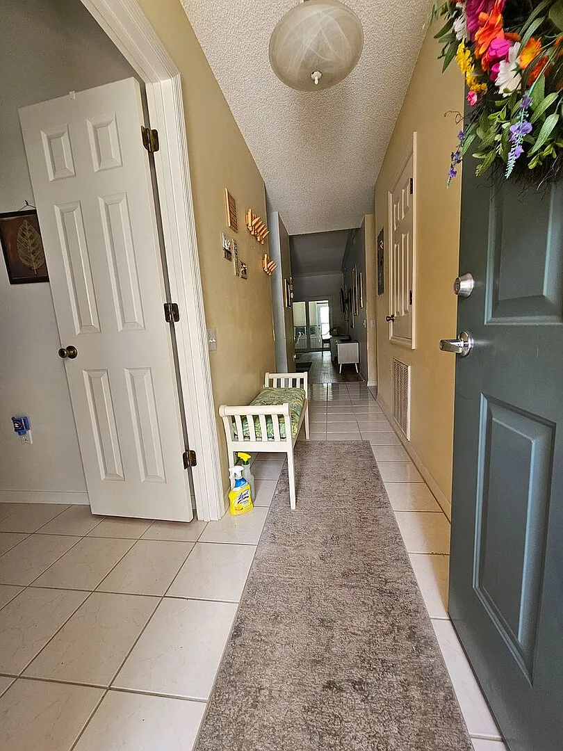 Stunning Fully Furnished 3-Bed Condo on Golf Course with Resort-Style — Photo 4