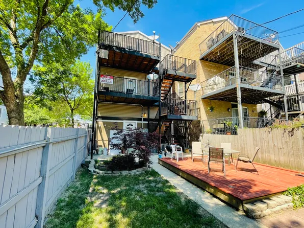 1957 W Henderson St #G, Chicago, IL 60657