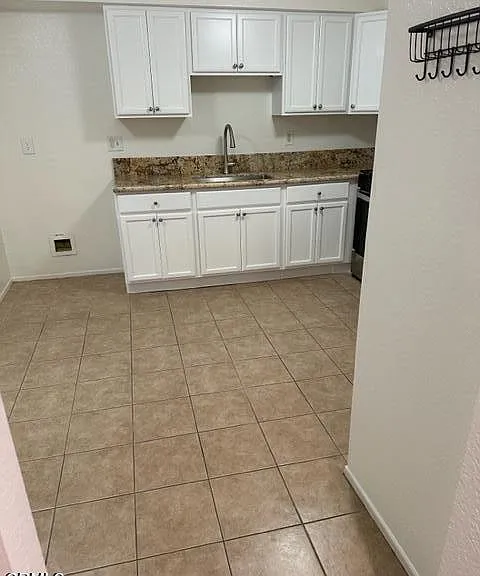 336 N Louise St #17 — Photo 9