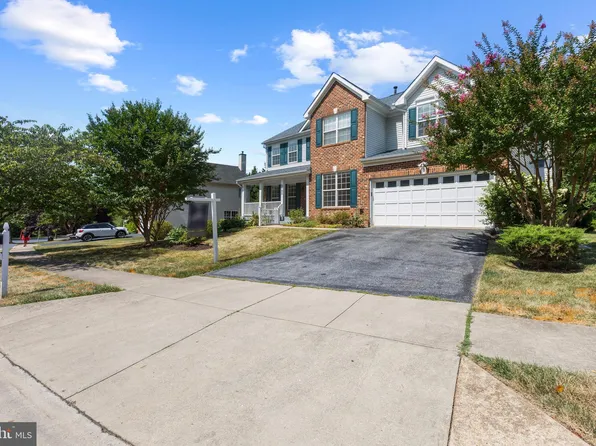 2102 Hampshire Dr, Hyattsville, MD 20783