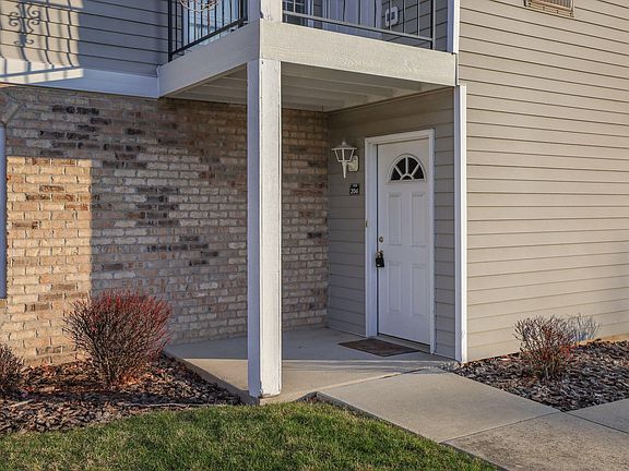 2nd image of 1208 N Sunnyslope Dr Unit 206
