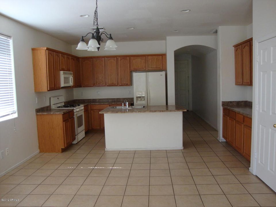 2nd image of 14193 W Ventura St