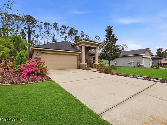 3rd image of 90 VESTAVIA Court