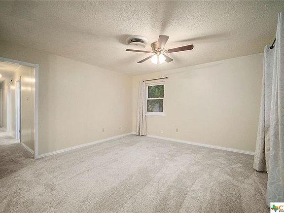 3rd image of 2506 Meadow Ln