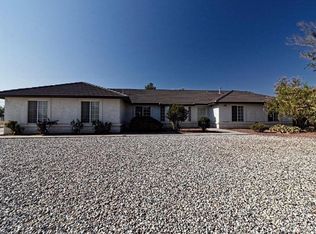 14765 Dos Palmas Rd, Victorville, CA 92392