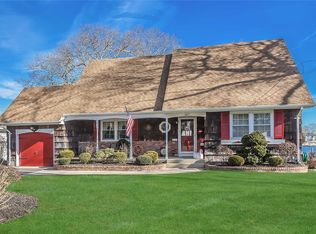 167 Holiday Blvd, Center Moriches, NY 11934