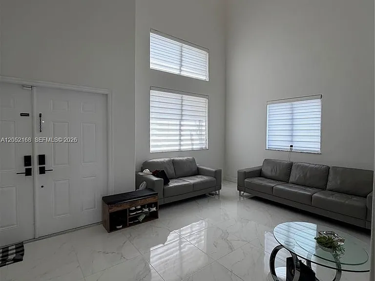 4450 SW 164th Ave — Photo 3