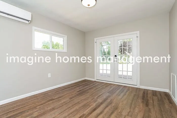34111 Bainbridge Rd — Photo 9