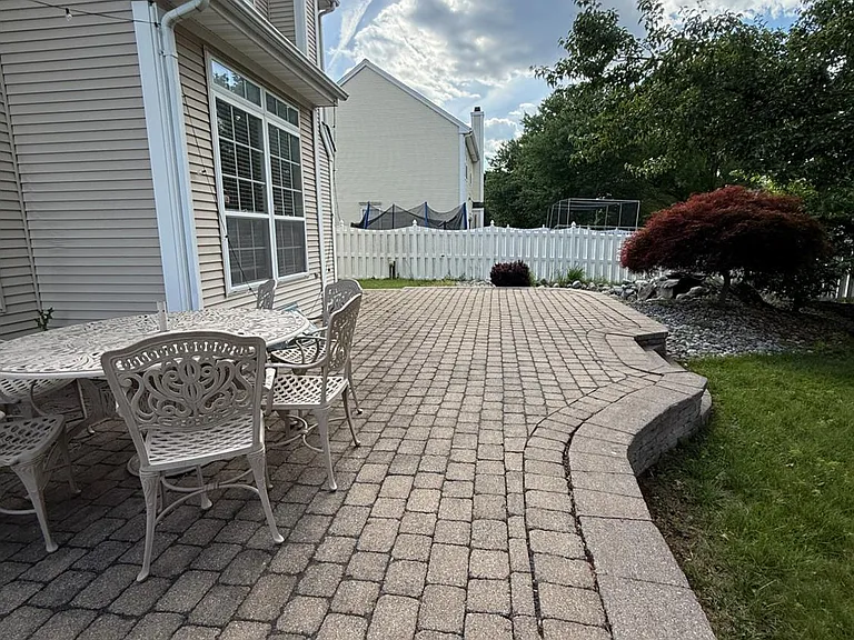 32 Marion Dr — Photo 17
