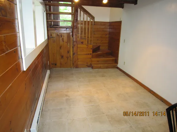 212 Regent St APT 1, Saratoga Springs, NY 12866