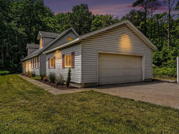3250 Arbor Ln, Hamilton, MI 49419