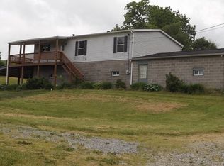 1342 Cross Creek Rd, Burgettstown, PA 15021