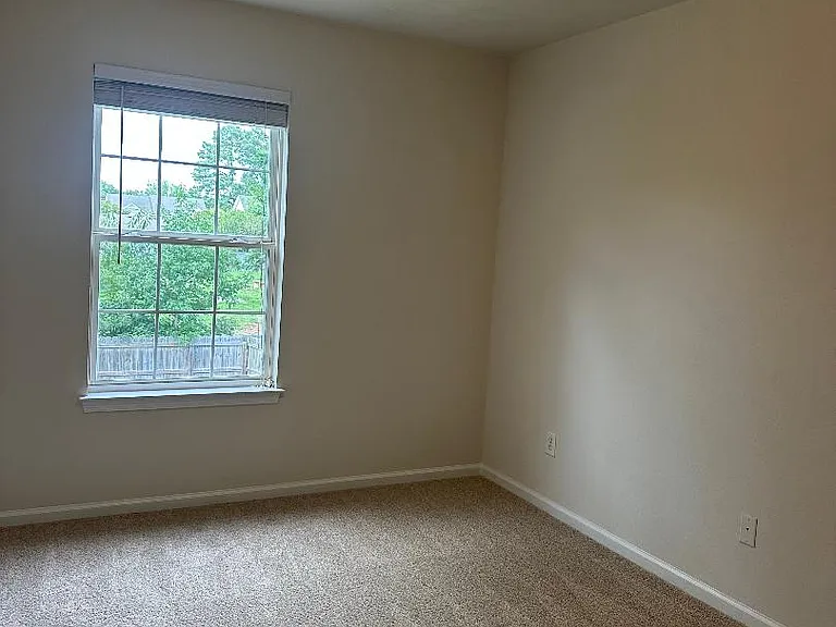 2416 Casey Ct — Photo 12