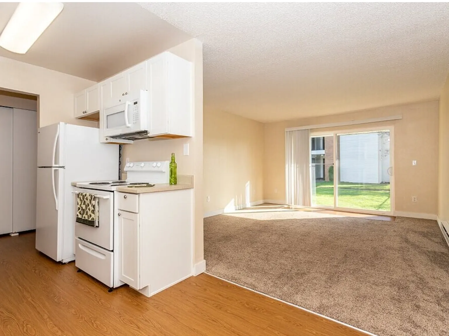 SUNDANCER APARTMENTS — Photo 3
