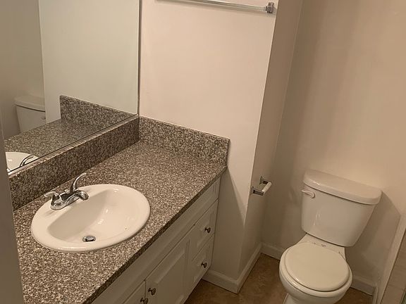 3rd image of 617 N Orange Dr APT 109