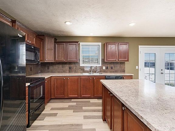 4th image of 6622 Earl Ave