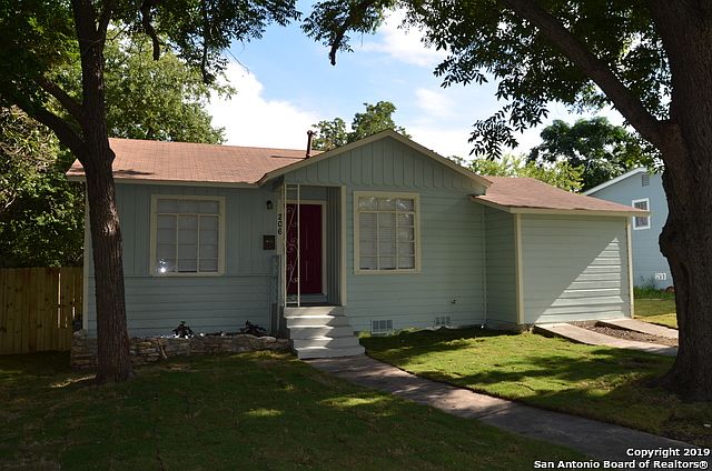 1st image of 206 Grecian Dr