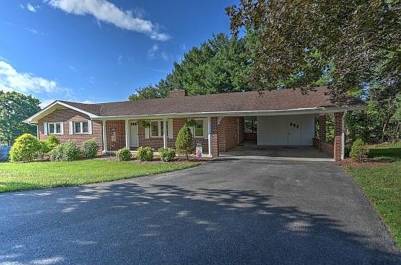 1st image of 299 Gray Dr
