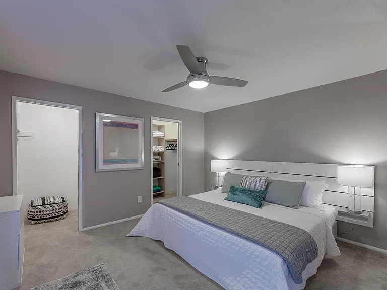 4950 N Miller Rd #340 — Photo 3