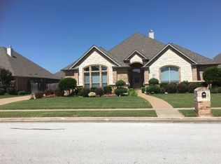 8106 Silver Spur Dr, Arlington, TX 76001